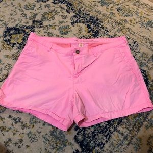 GAP pink 5” short in great condition Sz18